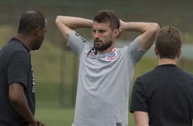 Henrique durante treino no CT do Coimbra, em Minas Gerais