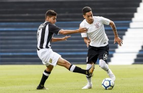 Hugo em jogo contra o Figueirense, pela Copa do Brasil sub-17