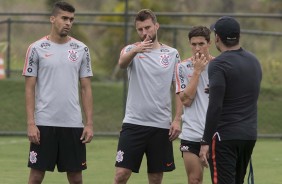 Léo Santos, Henrique e Vitla treinam no CT do Coimbra, para encarar o Cruzeiro