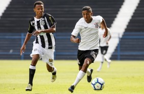 Washington durante contra o Figueirense, pela Copa do Brasil Sub-17