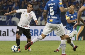 Jadson durante primeira partida contra o Cruzeiro, pela final da Copa do Brasil