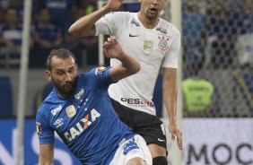 Léo Santos fez boa partida contra o Cruzeiro, no primeiro jogo da final da Copa do Brasil