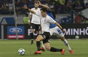 Vital em jogada contra o Cruzeiro, pela final da Copa do Brasil