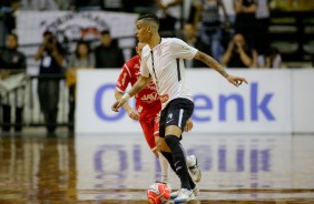 Douglas Nunes durante jogo contra o Joinville, pela Copa do Brasil de futsal