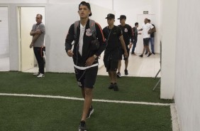 Matheus Matias chega ao Pacaembu para duelo contra o Santos, pelo Brasileiro
