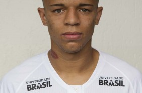 Rafel Bilu treinou com o time principal e deve ser opo no banco diante o Santos