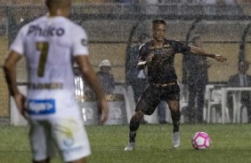 Pedrinho na partida contra o Santos