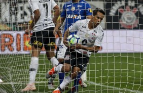 Meia Jadson anotou de pnalti, o nico gol do Corinthians contra o Cruzeiro