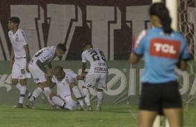 Jogadores comemoram gol da virada do Corinthians