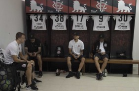 Jogadores no vestiário de enfrentar o Vitória na Arena Corinthians