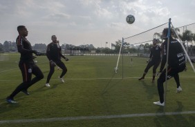 Jogadores em atividade no treino desta tera-feira