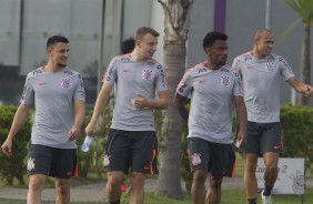 Jogadores retornam aos treinos após empate com Vitória