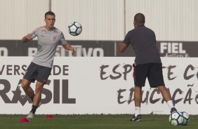 Jogadores retornam aos treinos após empate com Vitória