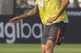 Jogadores retornam aos treinos após empate com Vitória