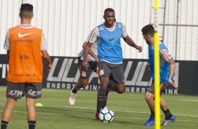 Jogadores retornam aos treinos após empate com Vitória