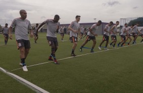 Jogadores em atividade no treino desta quarta-feira antes de enfrentar o Botafogo