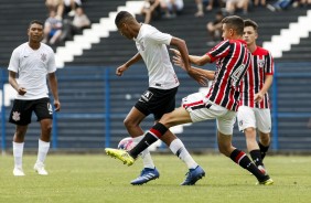 Corinthians enfrenta o São Paulo pelo campeonato paulista sub-15