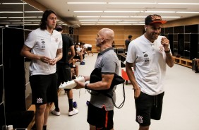 Cássio se prepara para entrar em campo