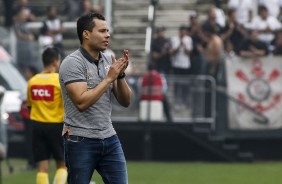 Jair Ventura comanda a equipe a beira de campo