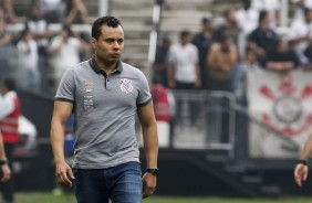 Jair Ventura comanda a equipe a beira de campo