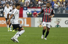 Pedrinho arrisca jogada contra adversário