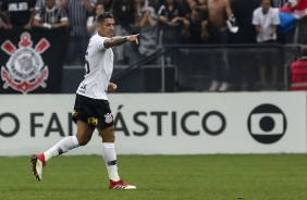 Ralf e jogadores comemoram único gol do Corinthians na partida