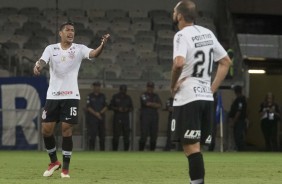 Ralf fala com seus companheiros durante partida contra o Cruzeiro