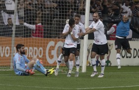 Jogadores do Corinthians lutaram at o fim para segurar a vitria