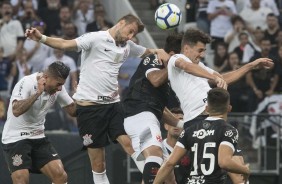 Jogadores do Corinthians lutaram at o fim para segurar a vitria