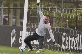 Goleiro Walter no treino desta segunda-feira; foco é Atlético-PR