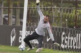 Goleiro Walter no treino desta segunda-feira; foco  Atltico-PR