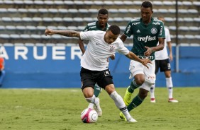 Rafael Bilu encarando o Palmeiras na final do Paulista Sub-20