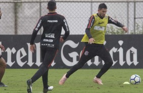 Zagueiro Pedro Henrique em treino que inicia preparação para jogo contra o Atlético-PR