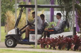 Jogadores chegam ao CT para treino desta tera-feira