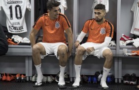Danilo Avelar e Gabriel se preparando para enfrentar o Atlético-PR