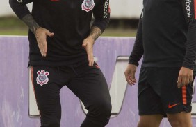 Fagner e Jadson fazem o último no CT antes de encarar a Chapecoense