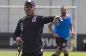 Apesar das homenagens, Jair Ventura comandou o treino normalmente no CT