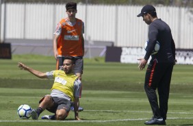 Clayson e Araos no treino de hoje no CT Joaquim Grava