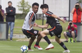 Douglas e ngelo Araos no treino de hoje no CT Joaquim Grava