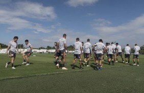 Jogadores durante atividade desta terça-feira; preparação é para encarar o Grêmio