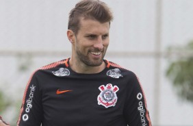 Zagueiro Henrique treina para fazer o ltimo jogo da temporada, diante o Grmio, fora de casa