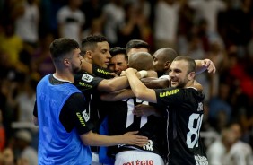 Corinthians goleia Sorocaba e se aproxima do título da Liga Paulista de Futsal