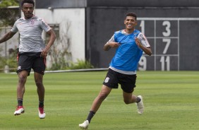 Paulo Roberto e Matheus Matias no último treino do Corinthians no ano de 2018