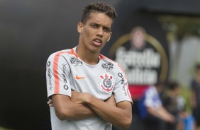 Pedrinho durante o último treino do Corinthians no ano de 2018
