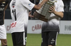 Sheik levanta a taa da libertadores de 2012