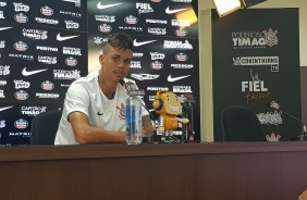 Volante Richard é apresentado ao torcedor corinthiano