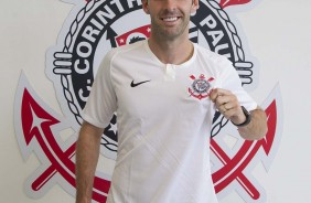 O atacante Mauro Boselli chega ao Brasil e assina com o Corinthians