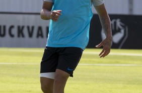 Comeo de pr-temporada agita treinos do Corinthians; Douglas segue treinando