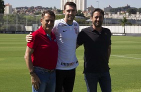 Kalil, Boselli e Dulio Monteiro no CT Joaquim Grava durante apresentao do atacante