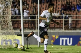 Roni comemora seu gol contra o Ituano pela Copinha 2019